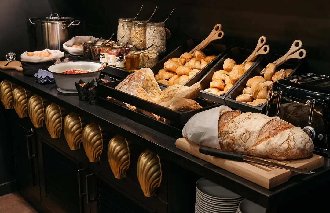 Ruby Lucy Hotel London By Ihg-1