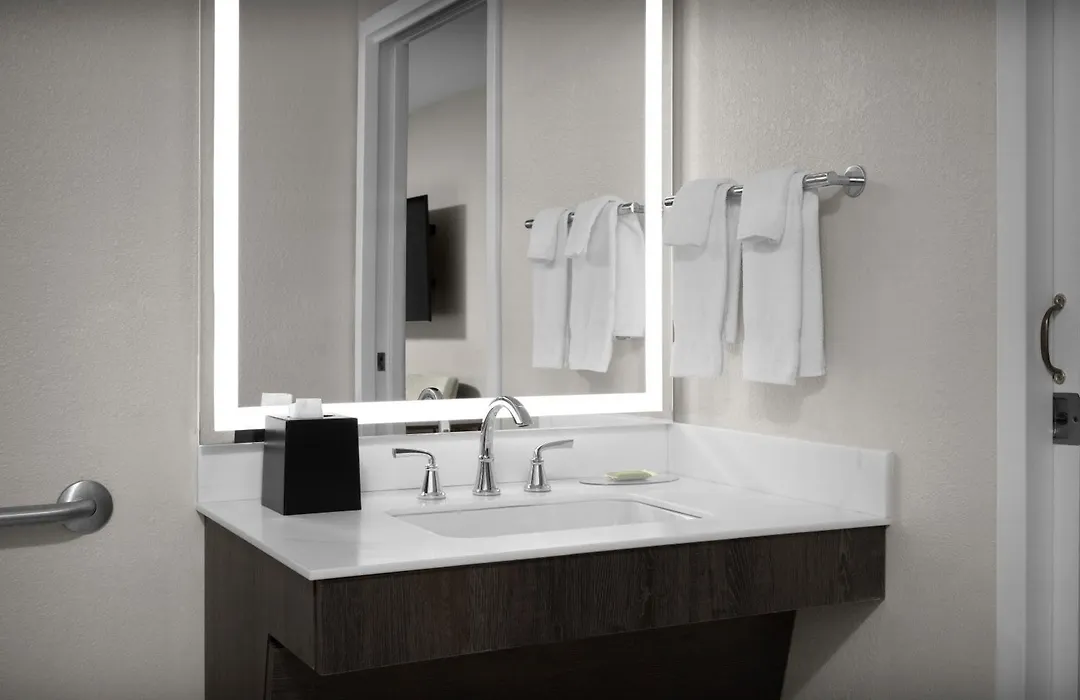 Courtyard By Marriott Waco-1
