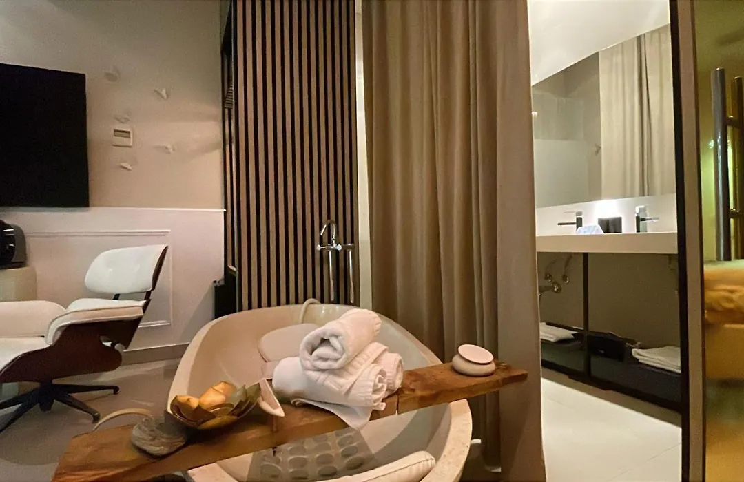Abalú Collection Hotel Boutique Gran Via-1