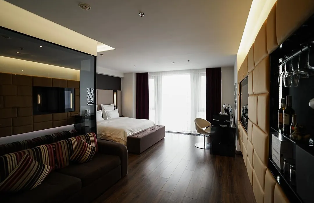 11 Mirrors Design Hotel-1
