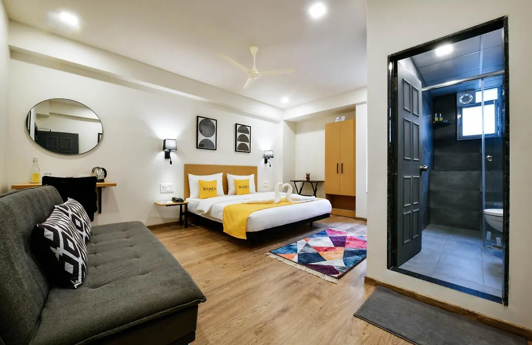 Hotel Banzai Rooms-1