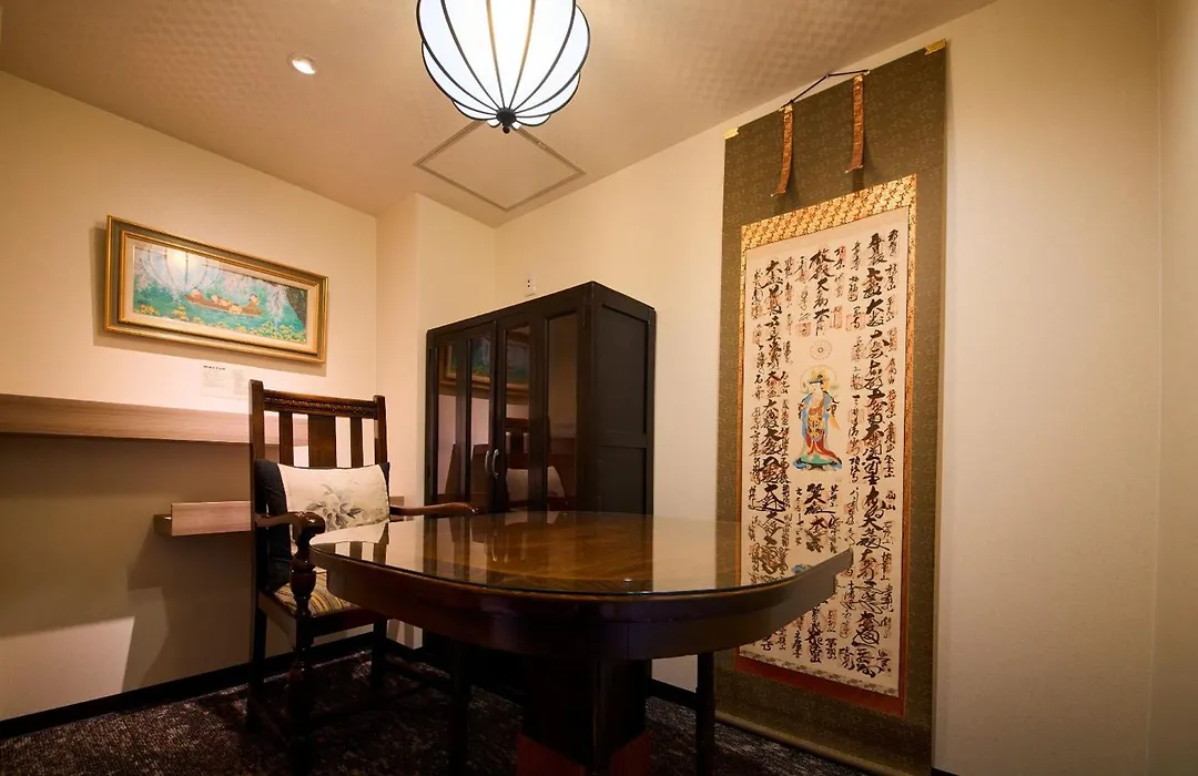 Gion Shinmonso-1