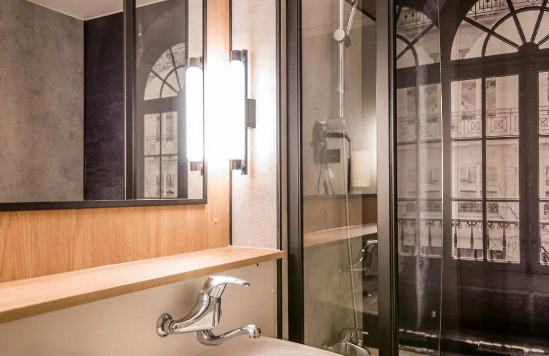 Kyriad Direct Marseille Ouest - Martigues-1