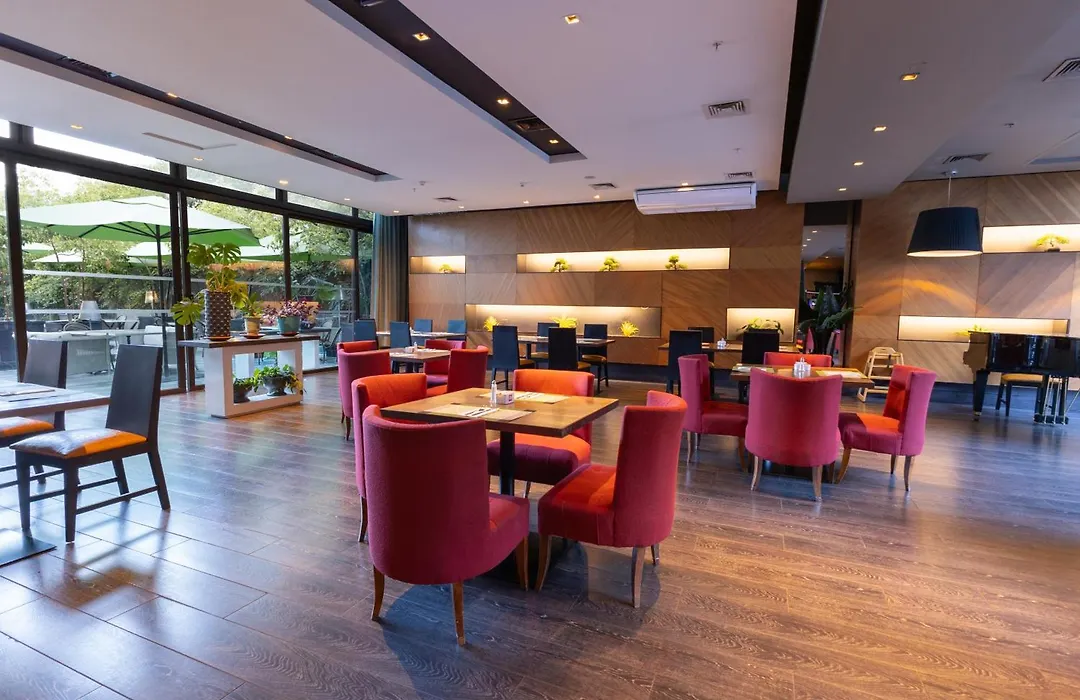 Wyndham Santiago Pettra-1