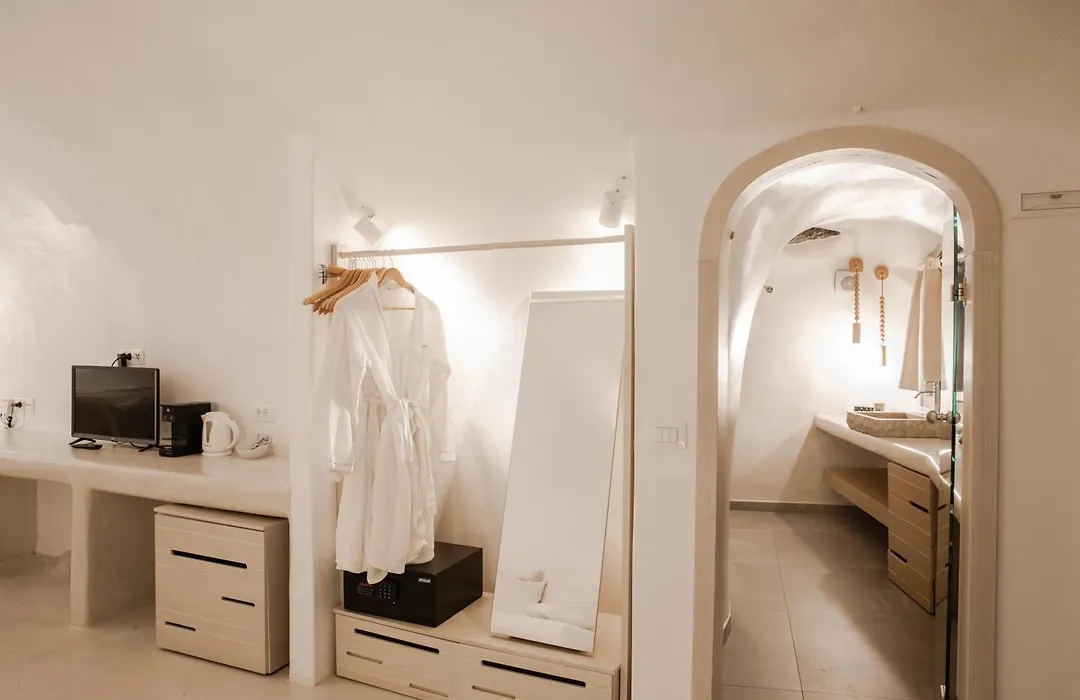 Athina Luxury Suites-1