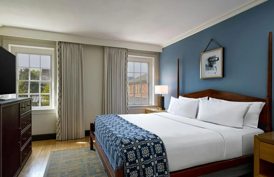 Williamsburg Lodge, Autograph Collection-1