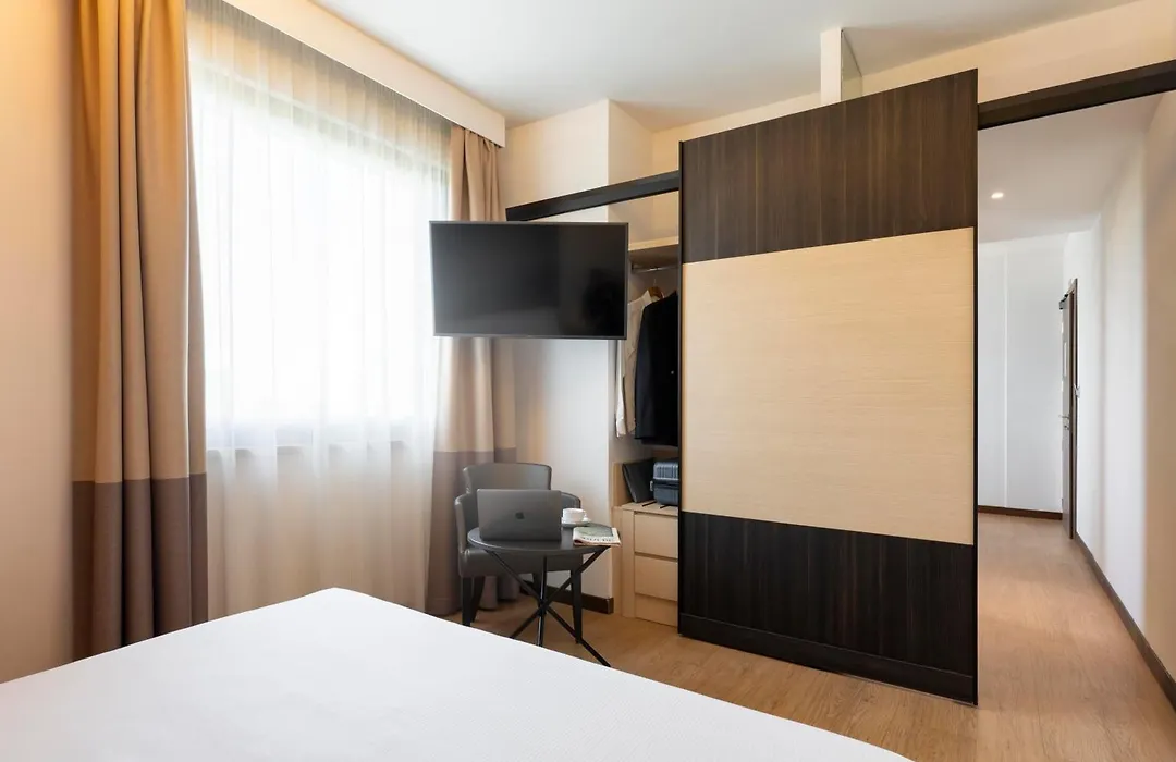 Warmthotel-1