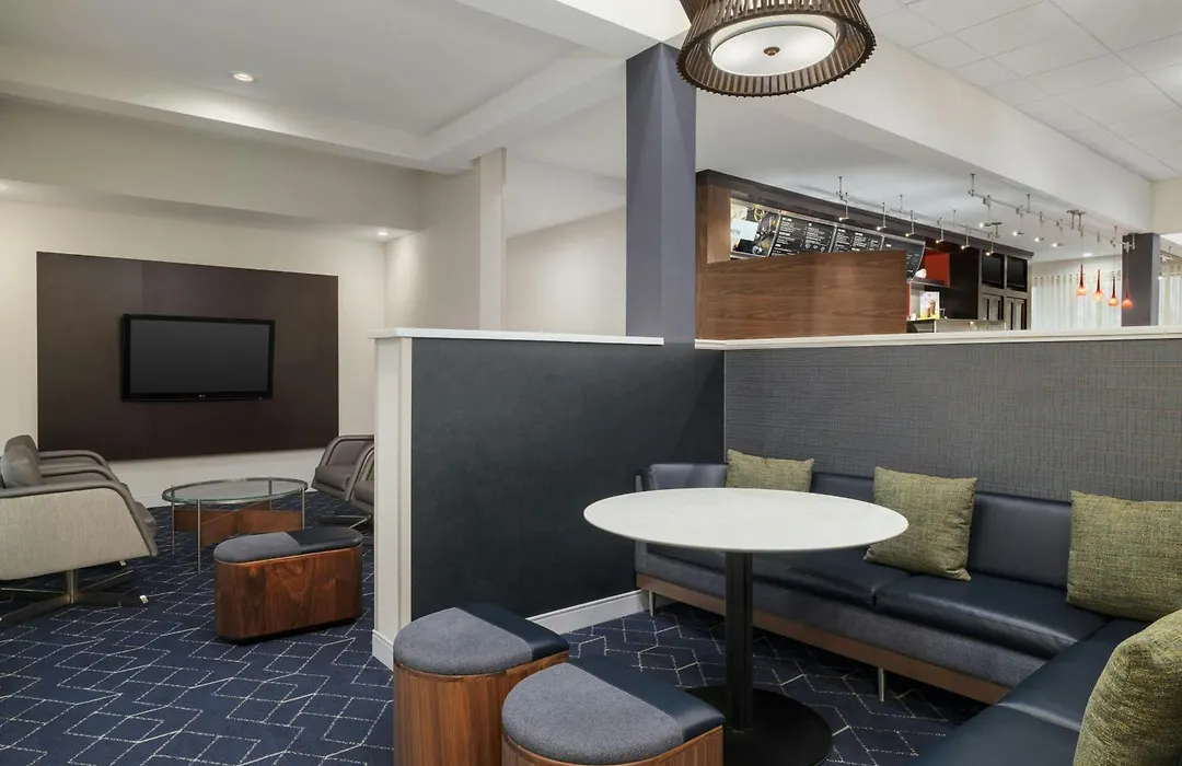 Courtyard By Marriott Dallas-Fort Worth/Bedford-1