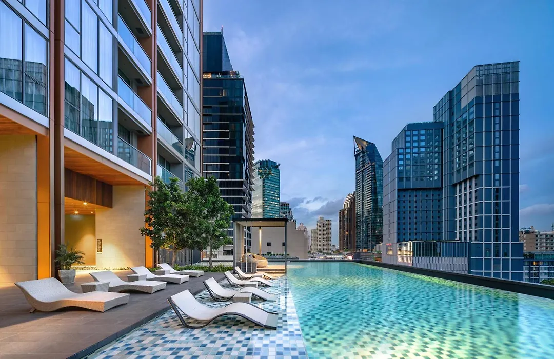 Oakwood Suites Bangkok-1