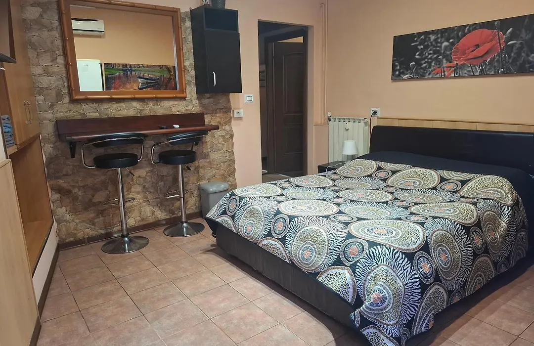 Gina B&B-1