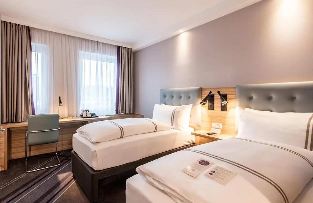 Premier Inn Hannover City University-1