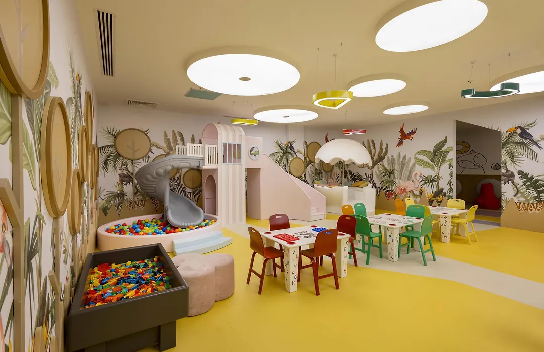 Arcanus Hotels Trendline Side-1