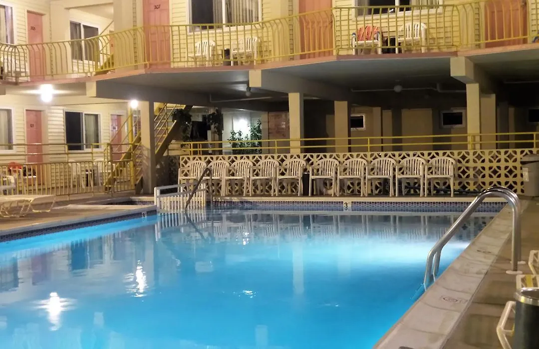 Golden Rail Motel-1