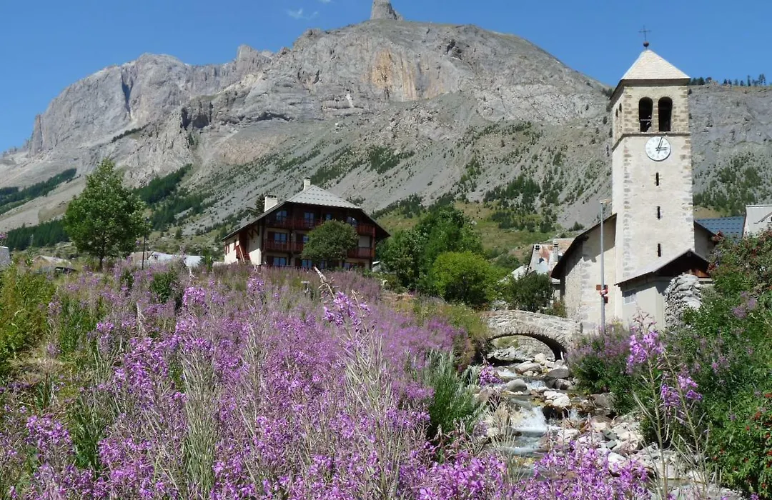 Gite l'Aiguillette du Lauzet-1