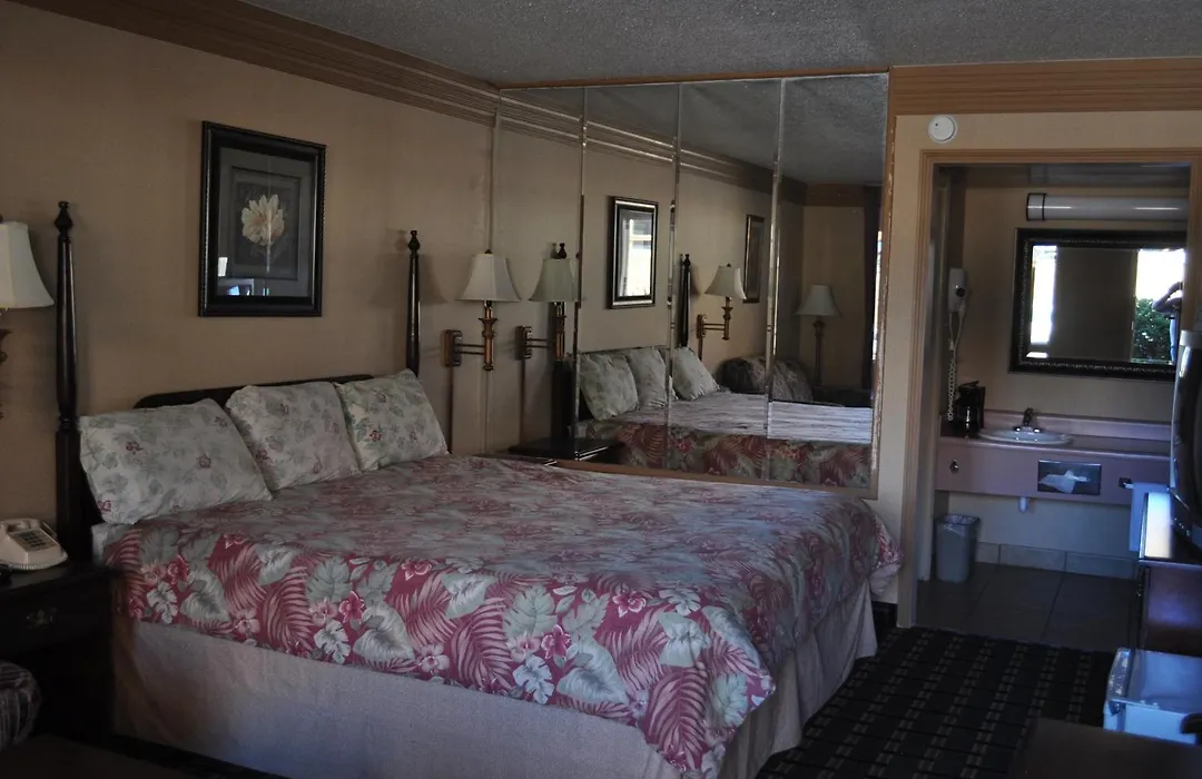 Executive Inn, Springdale-1