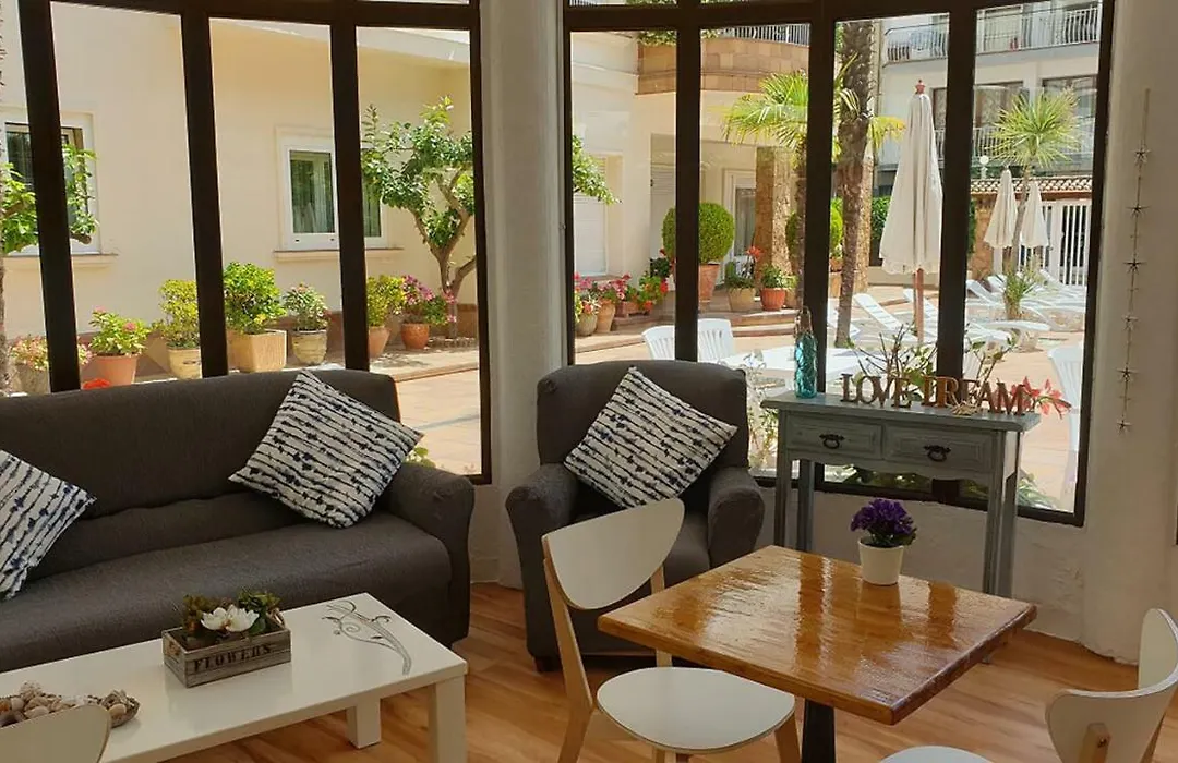Hotel Mireia-1