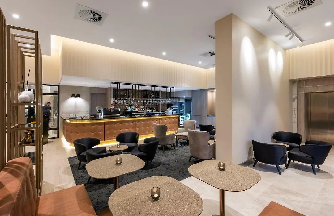Deco Hotel Canberra-1