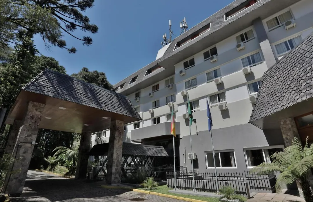 Tri Hotel-1