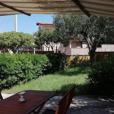 Monolocali e stanze in Villa a 350 mt spiaggia libera Lido delle Sirene-2