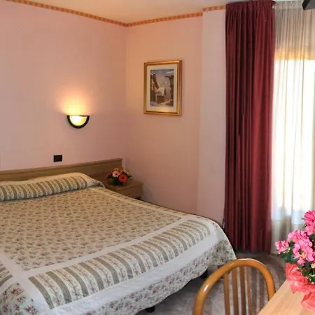 Hotel Les Saisons-3