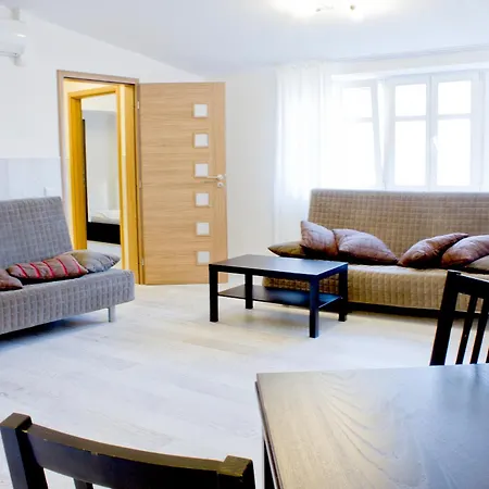 Royal Court Legerova-2