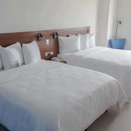 Garner Hotel Mazatlan Beach By Ihg-2