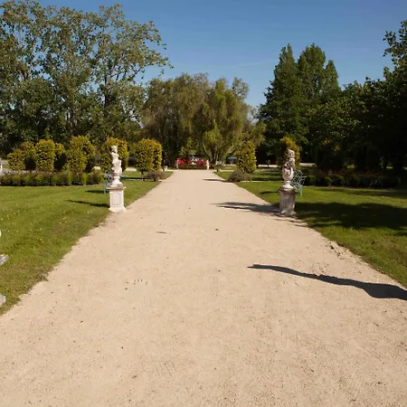 Chateau Hotel Du Colombier-3