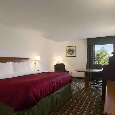 Baymont By Wyndham Crossville-2