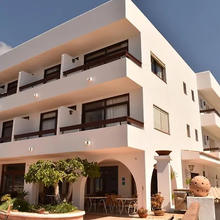 Hostal Marblau Ibiza-3
