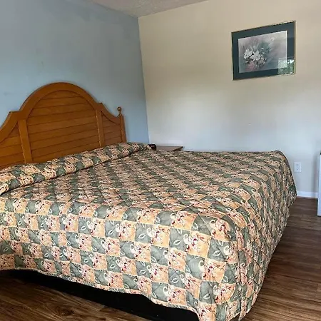 Yorktown Motor Lodge-3