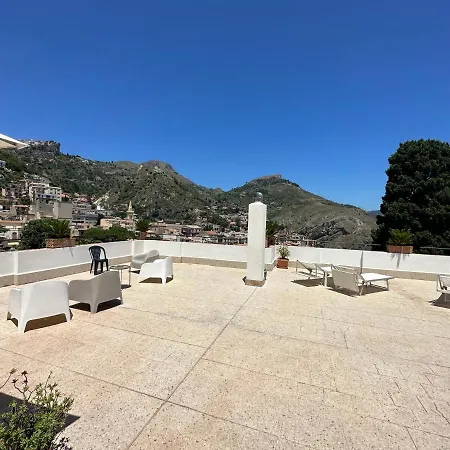 Mira Taormina Rooms-3