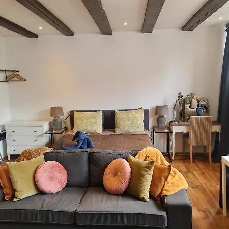Crown Guesthouse Amsterdam-3