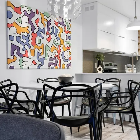 Liv Mtl Urban Spacious Group Suites Near Downtown Montreal-2