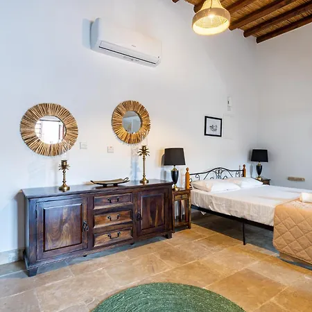 Stone Court Boutique Studios-3