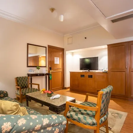 The Everest Hotel-2