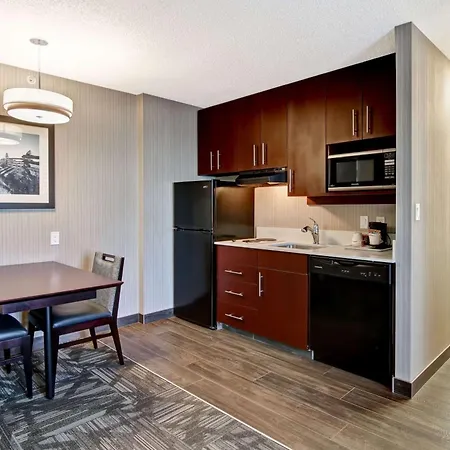 Hampton Inn & Suites By Hilton Calgary-Airport-2
