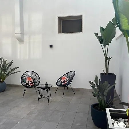 Gl Rooms And Apartments-2