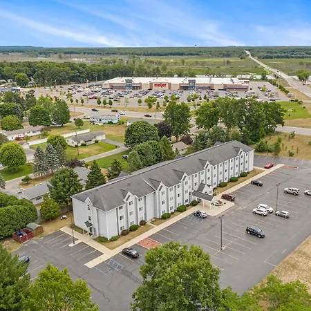 Microtel Inn And Suites Manistee-2