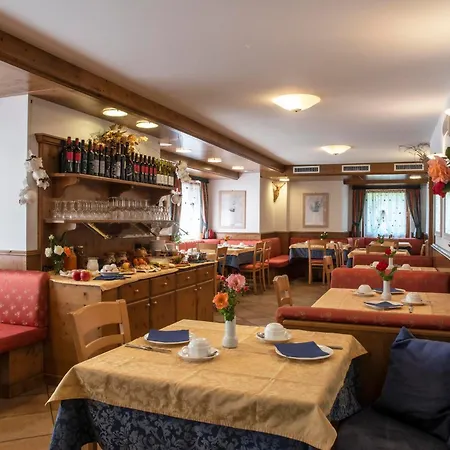 Hotel Chalet Genziana-3