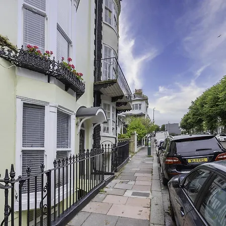 Upper Rock Brighton - Guest House-3