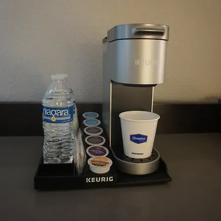 Hampton Inn Tropicana-3