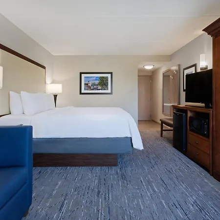 Holiday Inn Express & Suites Cincinnati Riverfront By Ihg-3