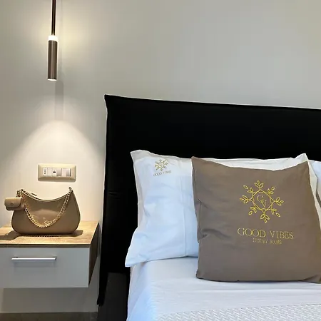 Good Vibes Luxury Rooms-3