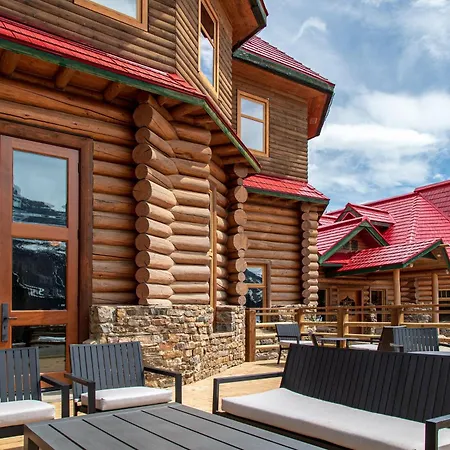 The Lodge At Bow Lake-3