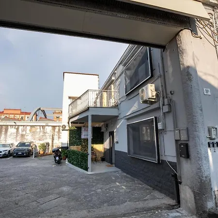 B&B Small Luxury Napoli Centrale-2