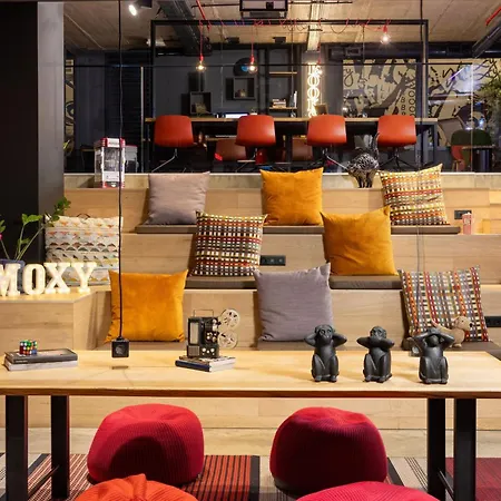 Moxy Lisbon City-3