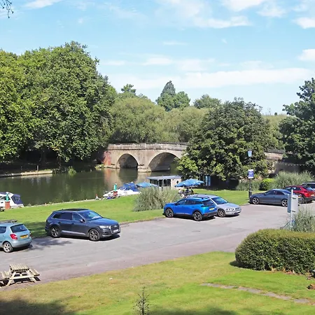 Shillingford Bridge Hotel-2