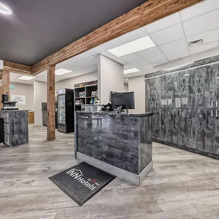 Invermere Inn & Suites-2