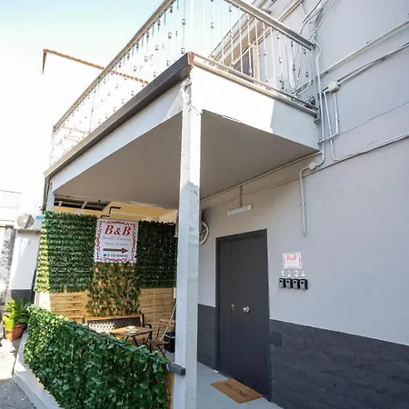 B&B Small Luxury Napoli Centrale-3