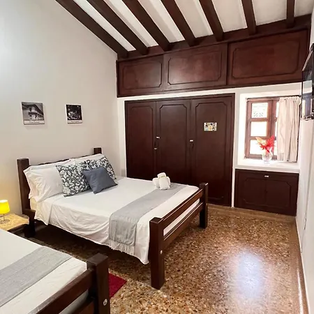 Green Door Hostel Boutique-2
